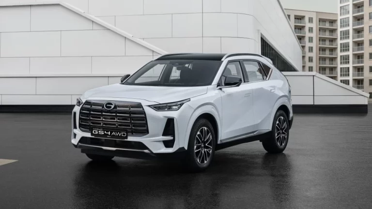 GAC GS4 AWD сбоку спереди полный привод