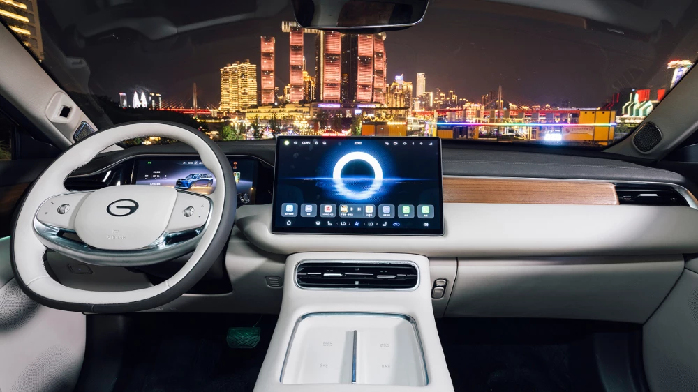 Салон гибридного флагманского кроссовера gac s9 