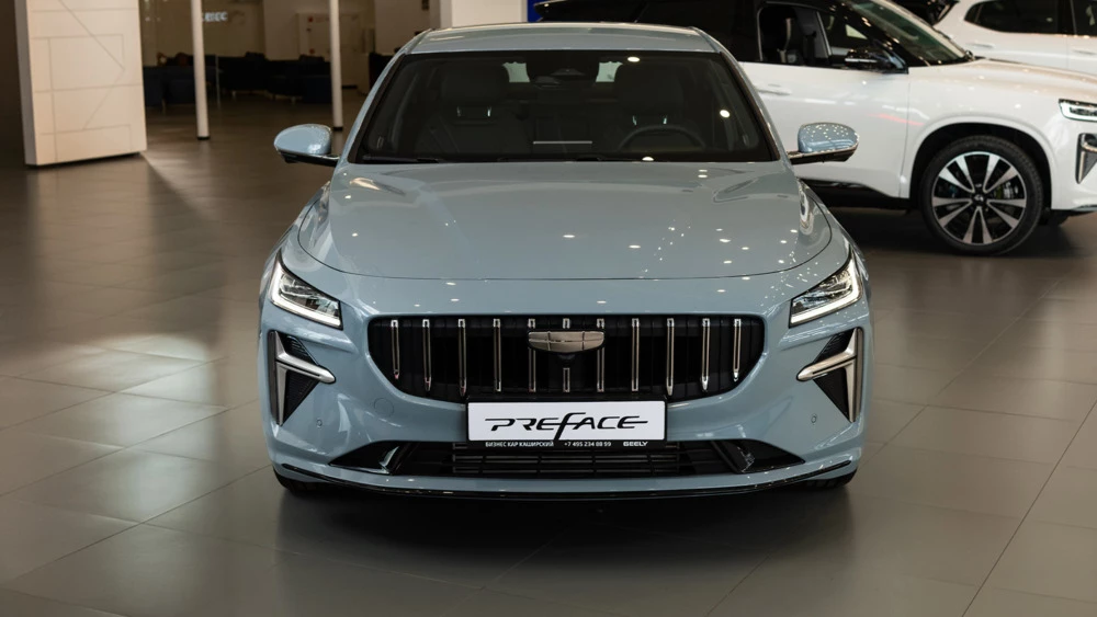 Geely preface в автосалоне у дилера новый купить спереди бизнес кар