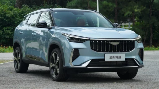 geely cityray новый обновленный кроссовер старт продаж китай цены комплектации голубой сбоку спереди