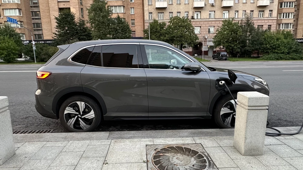 geely ex5 электромобиль сбоку электрический тест драйв