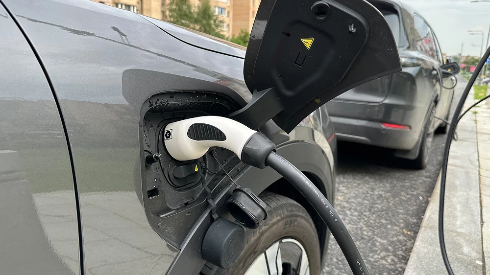 geely ex5 электромобиль электрический тест драйв зарядка