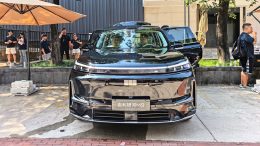 geely galaxy m9 цена кроссовер китай сбоку спереди