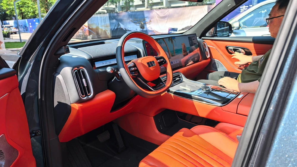 geely galaxy m9 цена кроссовер китай салон рыжий