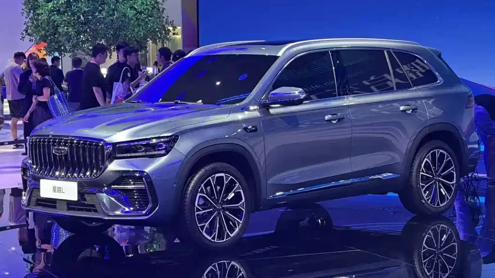 обновленный geely monjaro представили в китае презентация в китай 272 л.с. разгон до 100 км/ч 6,5 секунды