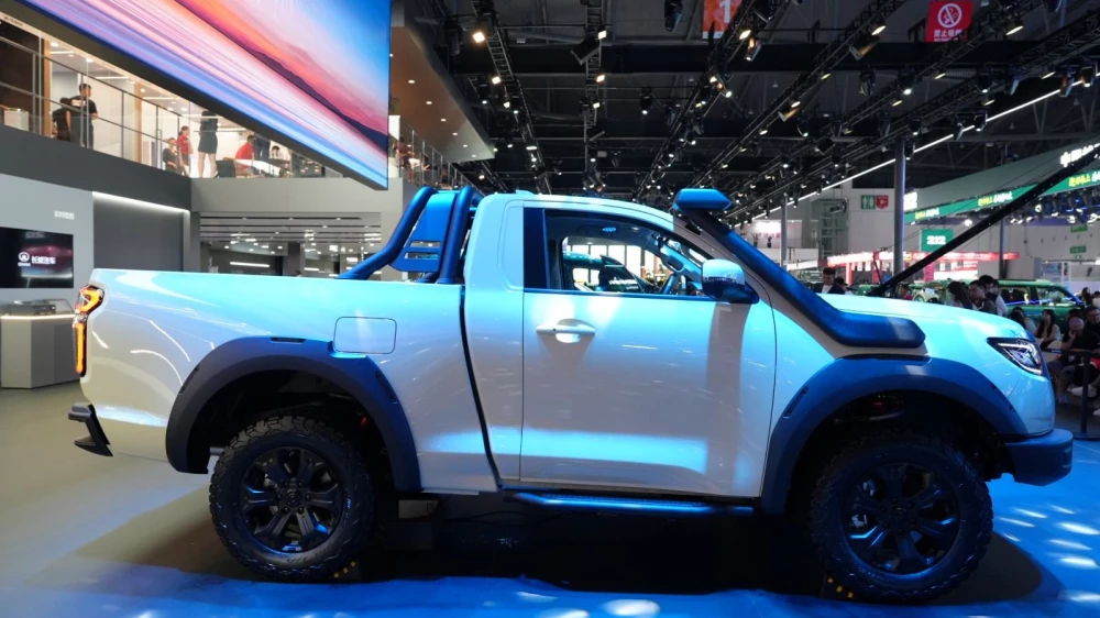 gwm poer v6 пикап с трехлитровым мотором сбоку белый старт предзаказов китай двухдверная кабина