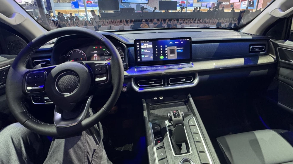 gwm poer v6 пикап с трехлитровым мотором салон черный