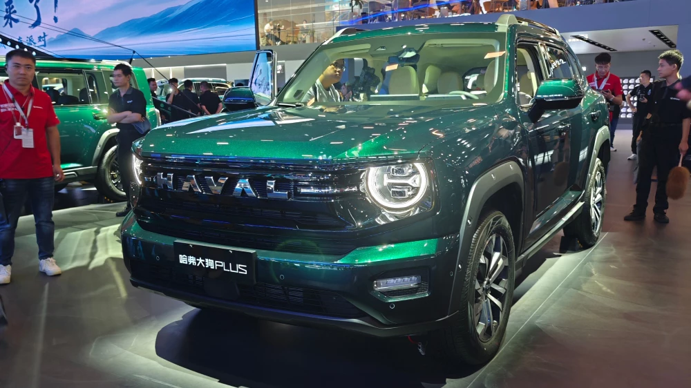 обновленный haval h7 dargo plus big dog plus dagou plus кроссовер сбоку спереди автосалон в чэнду заказ