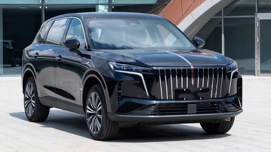 Кроссовер Hongqi HS6 сбоку спереди