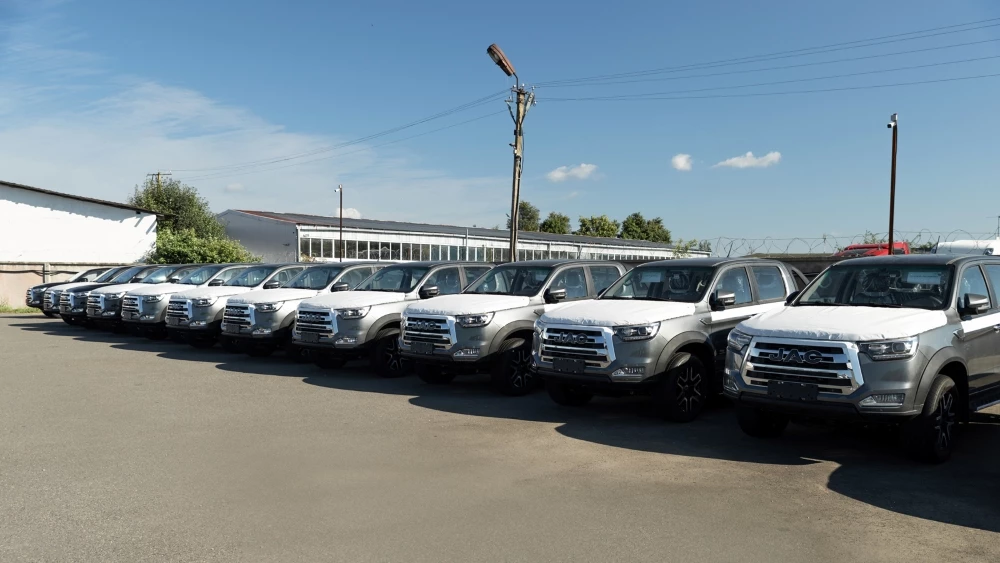 Пикап JAC T8 Pro спереди завод Юнисон в Беларуси сборка производство