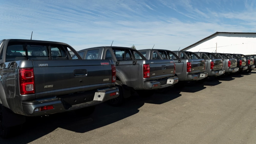 Пикап JAC T8 Pro сзади завод Юнисон в Беларуси сборка производство