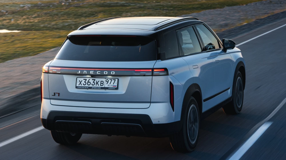 jaecoo j7 эксклюзив сбоку сзади кроссовер голубой 