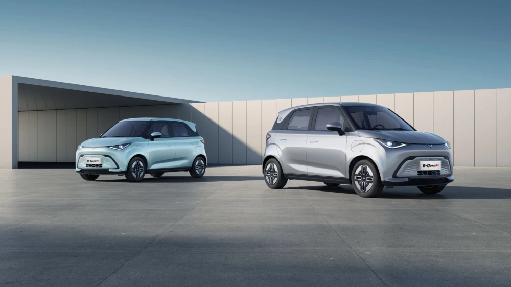 Электрический ситикар Kaiyi E-Qute 04 сбоку спереди