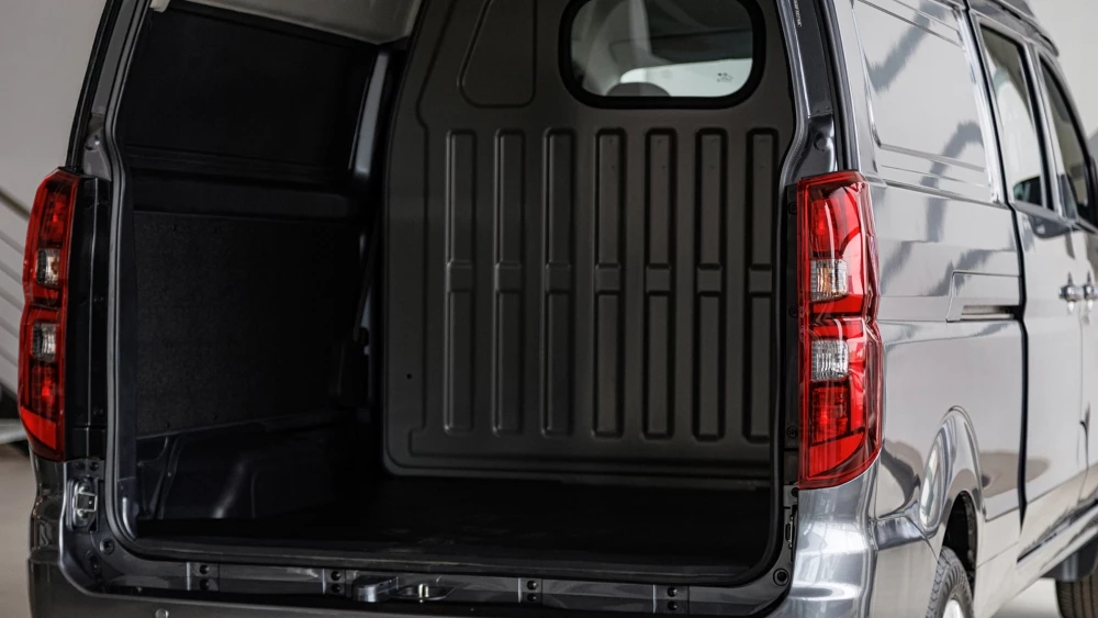 Shineray M7 в грузопассажирской версии салон интерьер грузовой отсек