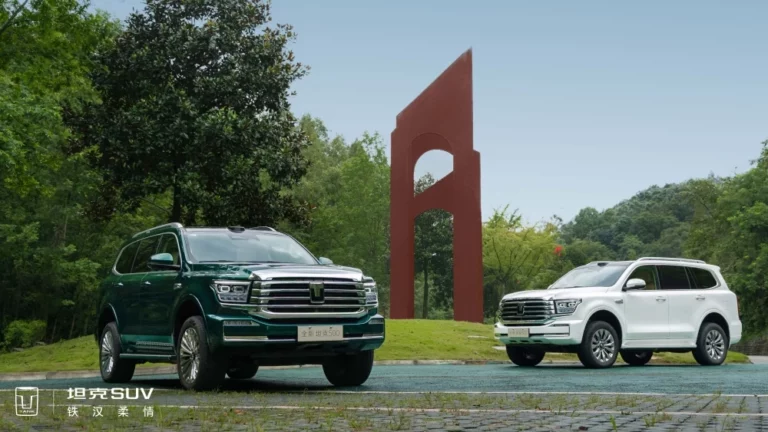 Обновленные внедорожники Tank 500 спереди сбоку