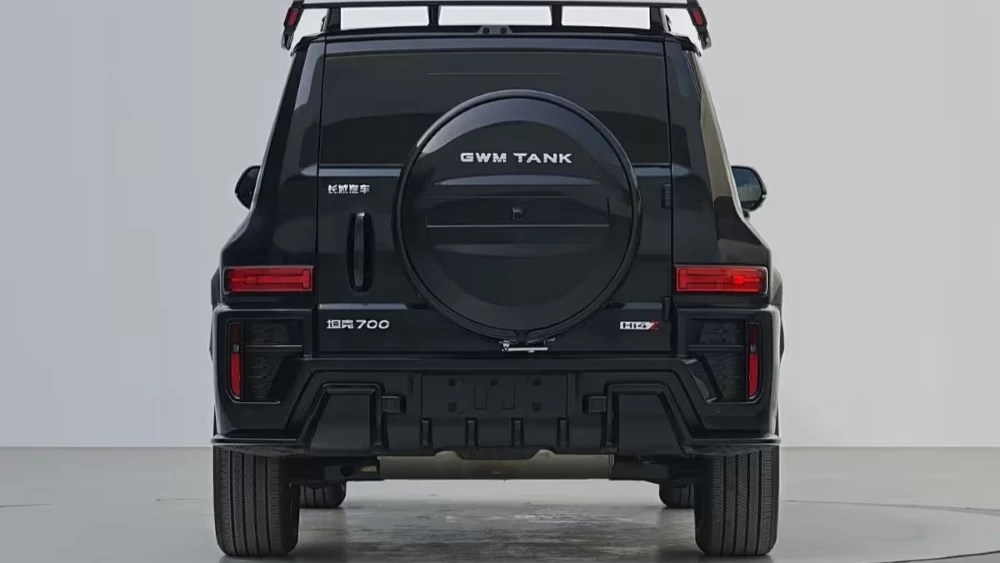 Гибридный внедорожник Tank 700 Hi4-Z сзади