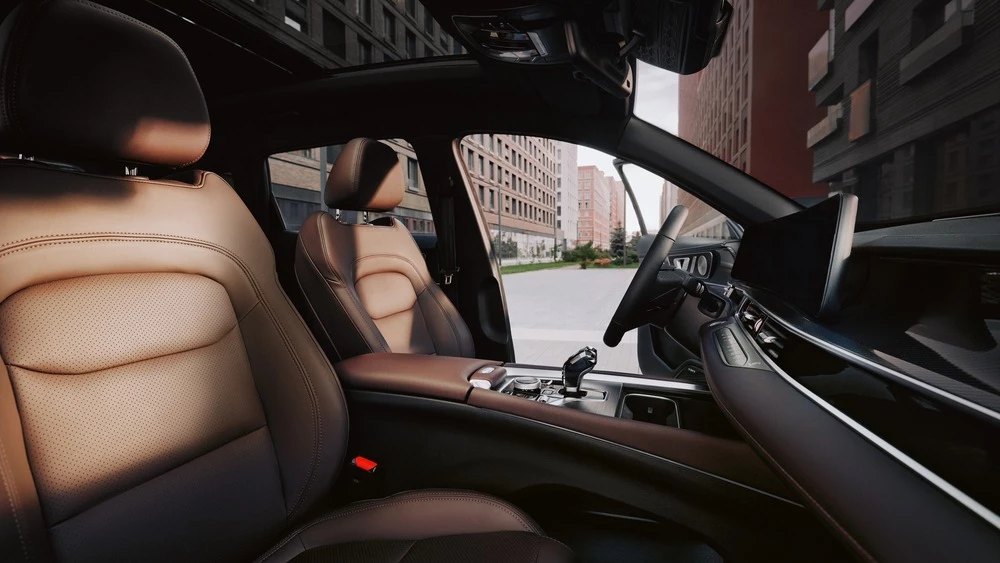 кроссовер Tenet T7 салон интерьер первый ряд сиденья