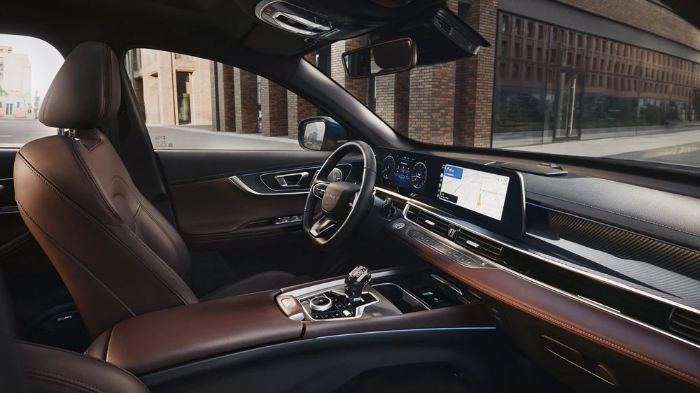 кроссовер Tenet T7 салон интерьер первый ряд