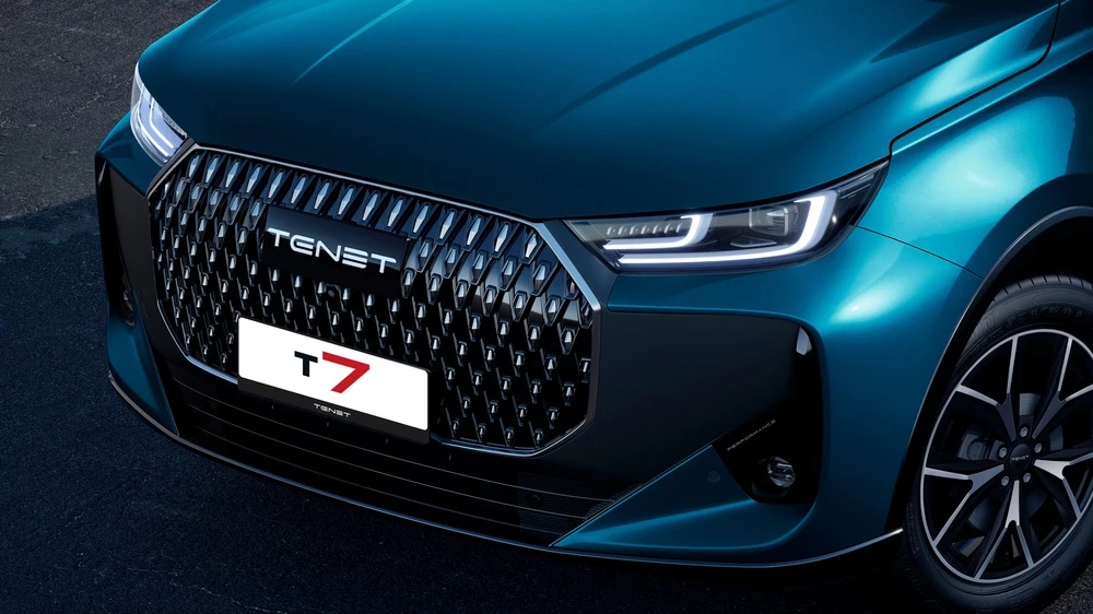 кроссовер Tenet T7 спереди решетка логотип шильдик