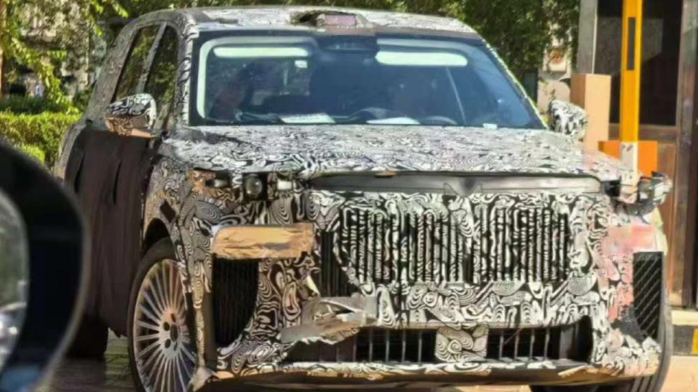 voyah новый кроссовер taishan сбоку спереди 