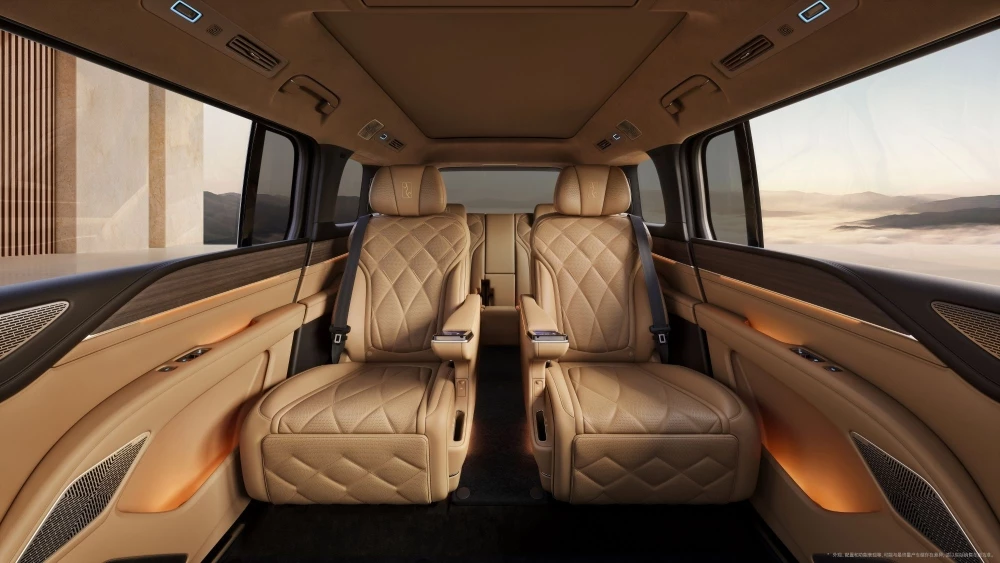 Внедорожник YangWang U8L салон интерьер второй ряд сиденья