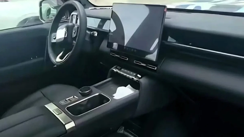 Chery iCar V27 интерьер гибридный кроссовер iCaur