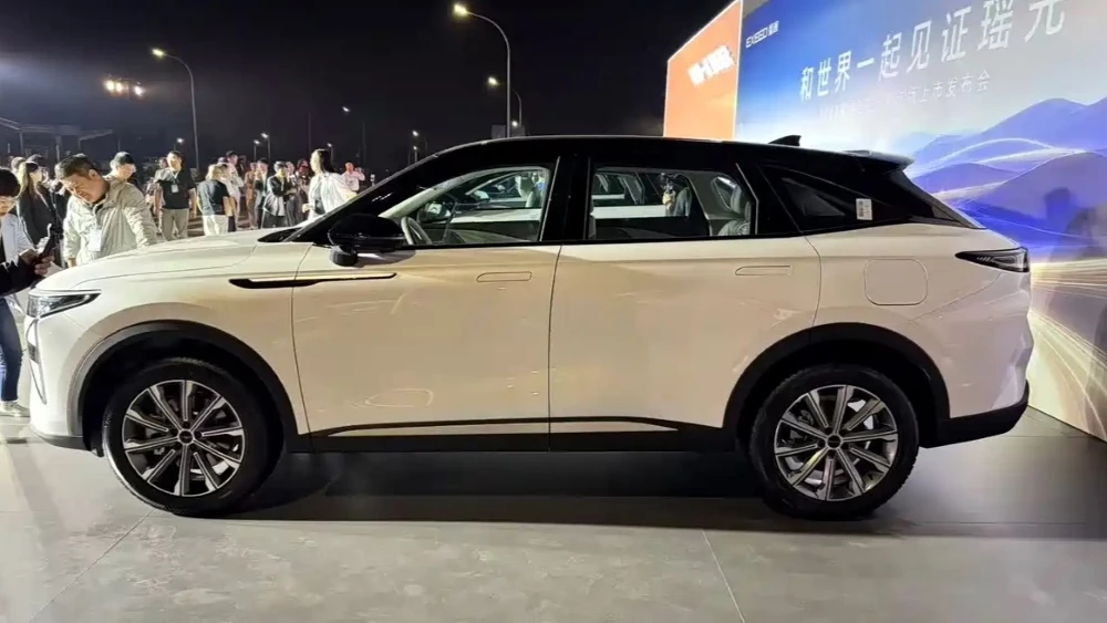 exeed rx cdm 2026 сбоку обновленный презентация