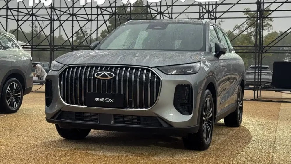 кроссовер tiggo 9x спереди сбоку Tiggo Night