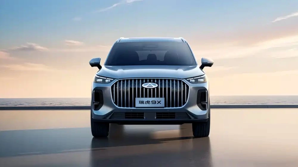 В Китае анонсировали новый кроссовер Chery Tiggo 9X. Эту модель знают в России Chery Tiggo 9X спереди кроссовер