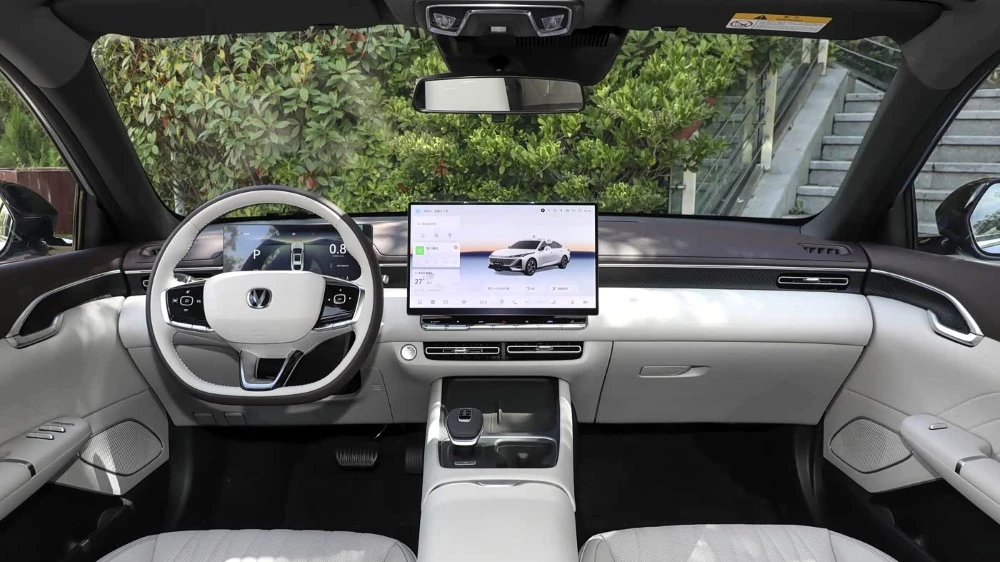 новый Changan Lamore 4 поколение интерьер Uni-L Eado