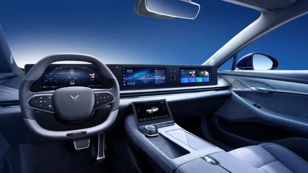 Гибридный седан Voyah Passion EVR салон интерьер