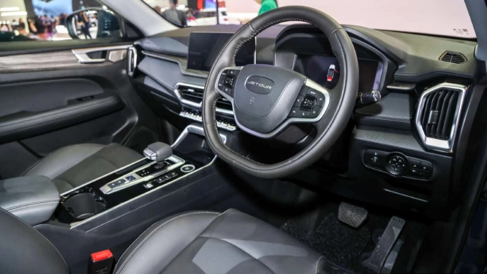 электрический кроссовер Jetour eVT5 интерьер для Малайзии.