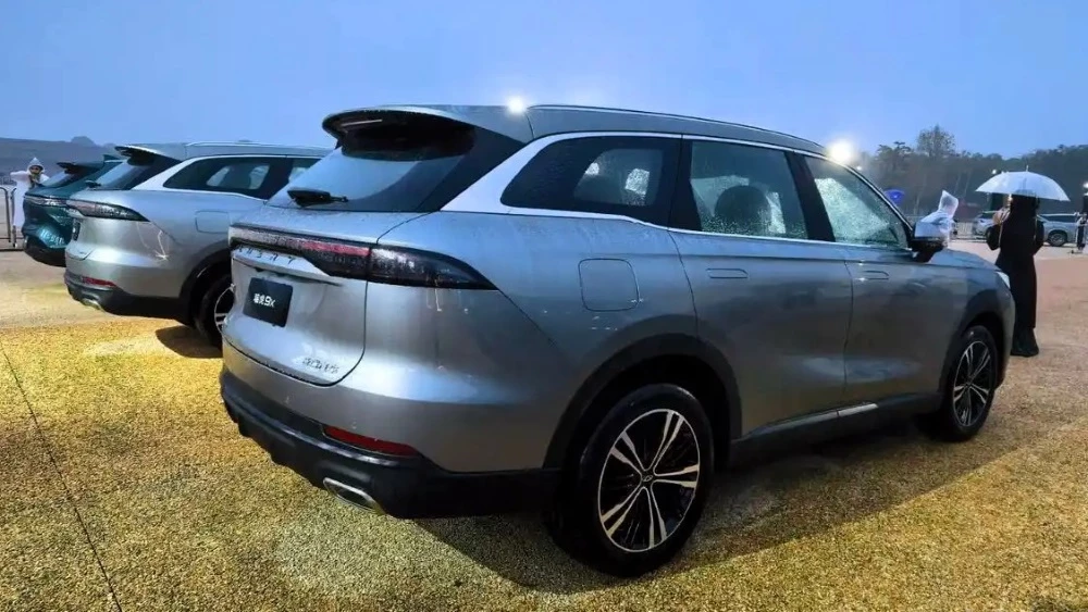 кроссовер tiggo 9x сзади сбоку Tiggo Night