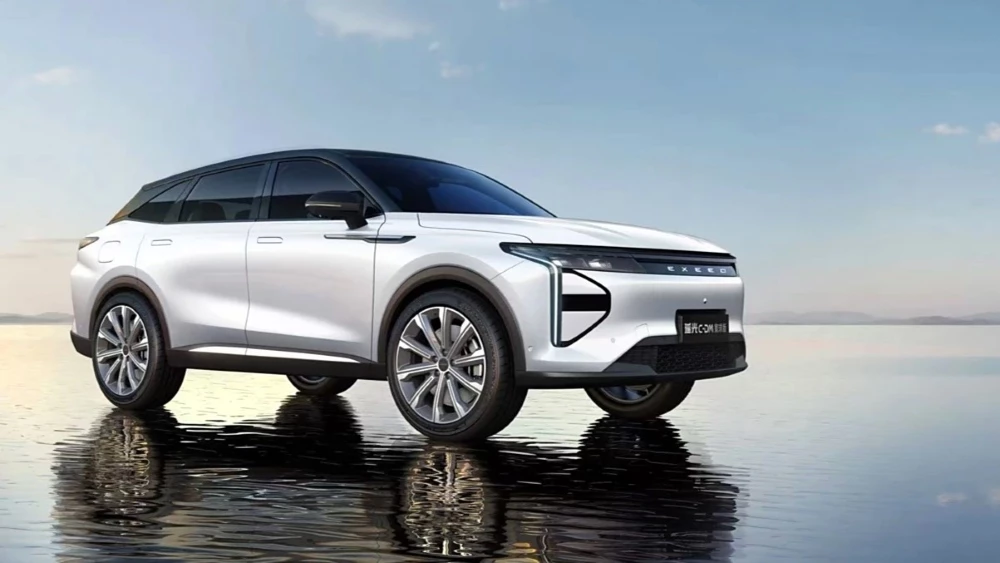 Глобальный Exeed RX C-DM показали в Китае. Этот кроссовер ждут в России exeed rx cdm global edition сбоку спереди гибрид