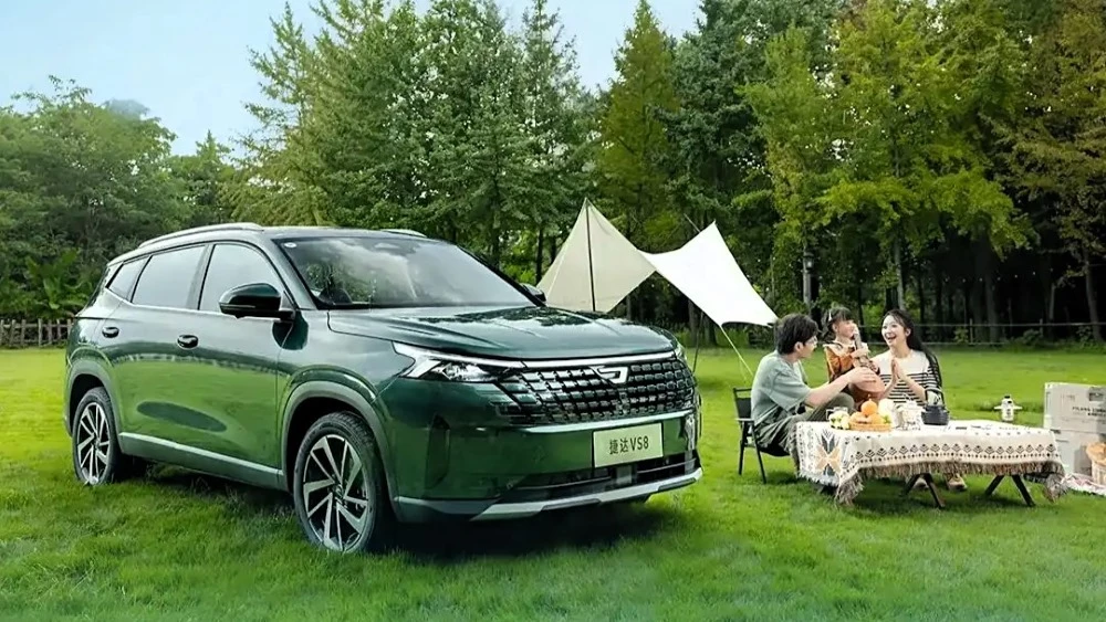 кроссовер Jetta VS8 сбоку спереди