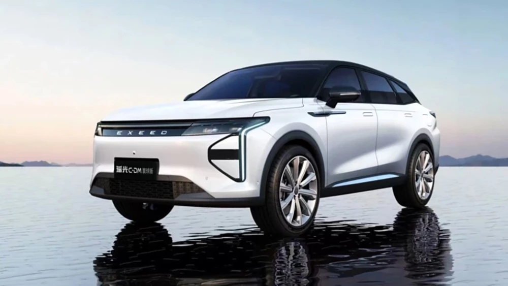 exeed rx cdm global edition сбоку спереди гибрид