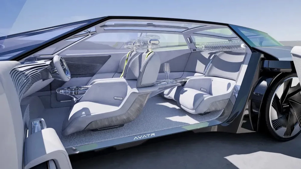 Концепт-кар Avatr Vision Xpectra сбоку открытые двери