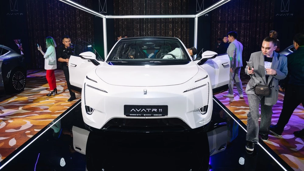 Avatr 11 на презентации в Казахстане спереди