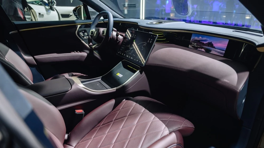 Avatr 11 в Казахстане салон интерьер