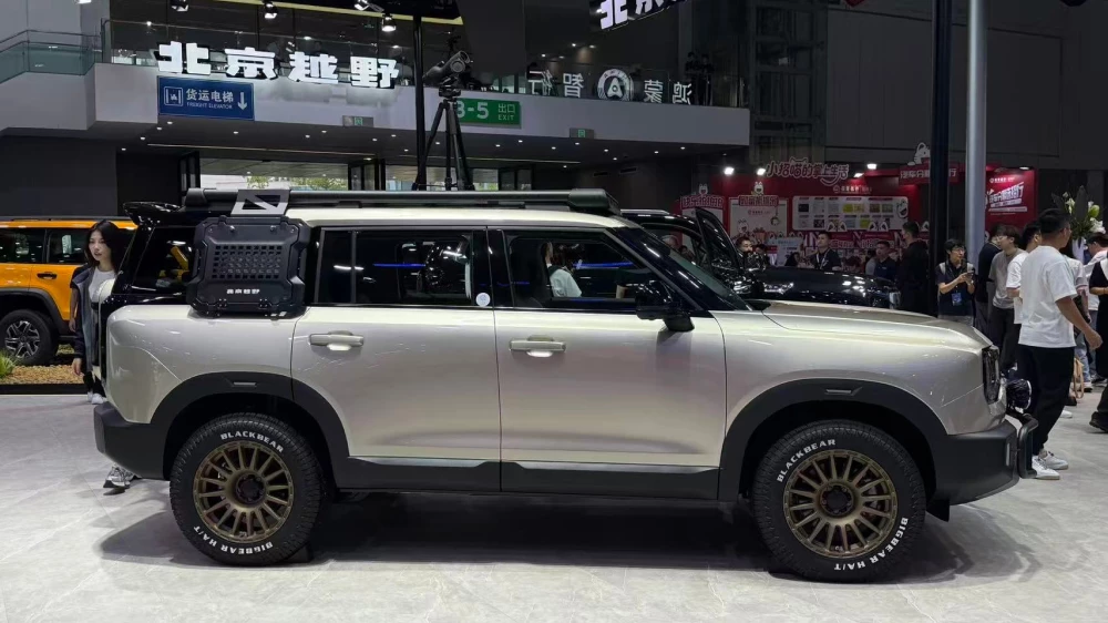 baic bj30 обновленный сбоку спереди семиместный сбор заказов