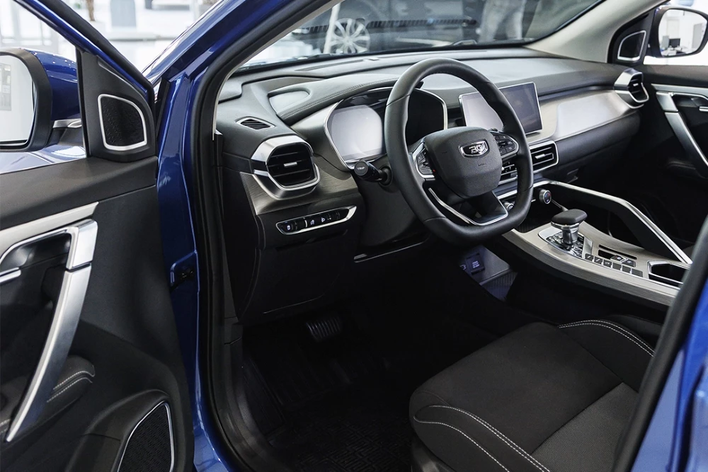 belgee x50 бизнес кар у дилера автосалон салон интерьер