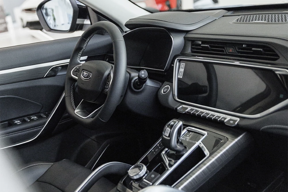 belgee x70 бизнес кар у дилера автосалон салон интерьер