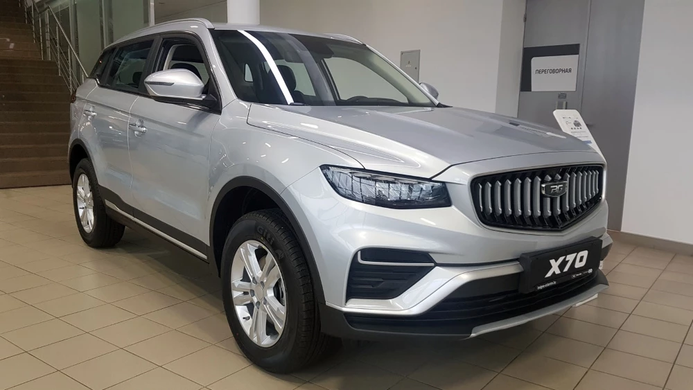 Belgee X70 обновленный спереди сбоку у дилера в беларуси минск