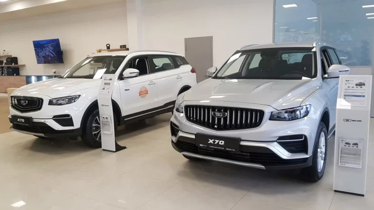 Обновленные кроссоверы Belgee X70 у дилера в беларуси минск сбоку спереди