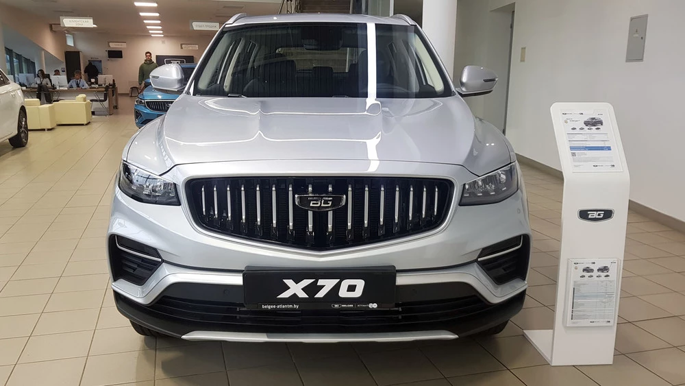 На белорусском рынке обновлен Belgee X70. Что изменилось и как это сказалось на ценах Обновленный кроссовер Belgee X70 у дилера в минске беларусь спереди