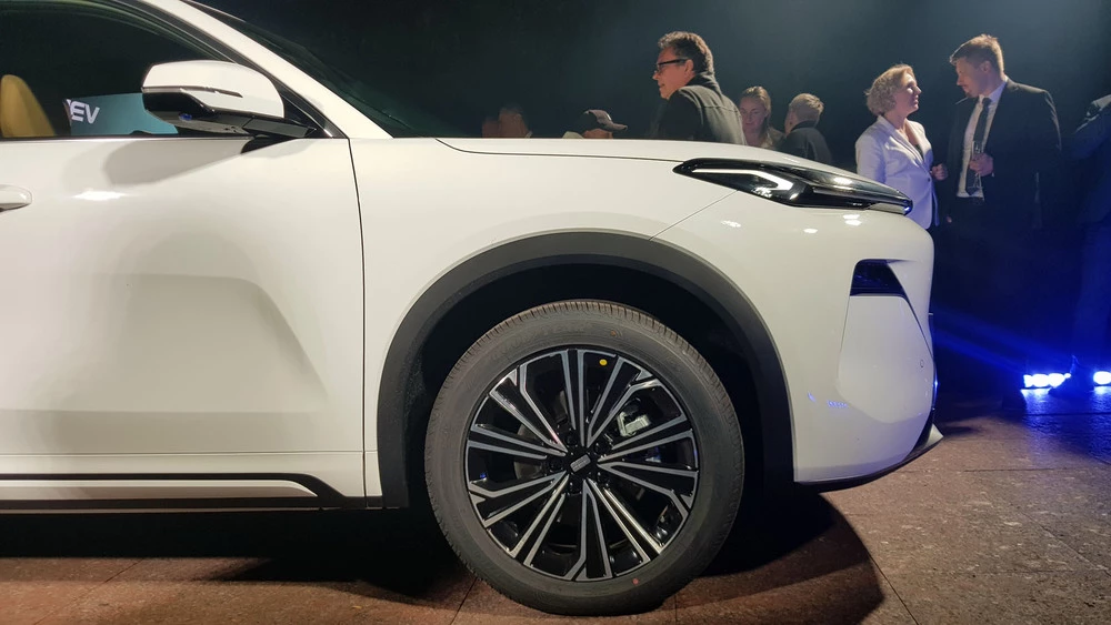 belgee x80 в беларуси презентация сбоку