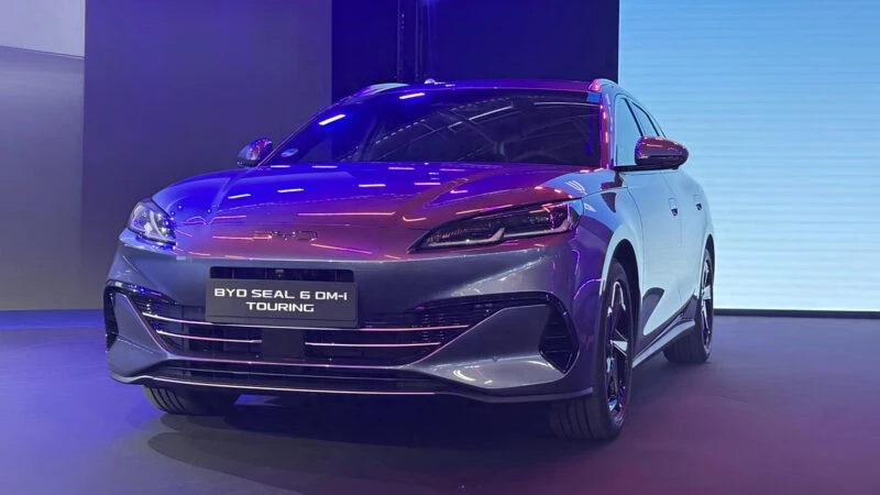 BYD Seal 6 DM-i Touring в мюнхене автосалон 2025 спереди