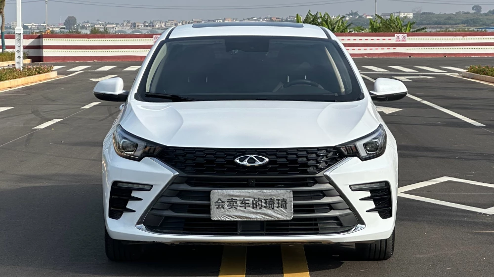 Доступный седан Chery появится в Казахстане. Его будут собирать на местном заводе chery arrizo 5 plus arrizo 6 доступный седан chery в казахстане получил оттс спереди белый