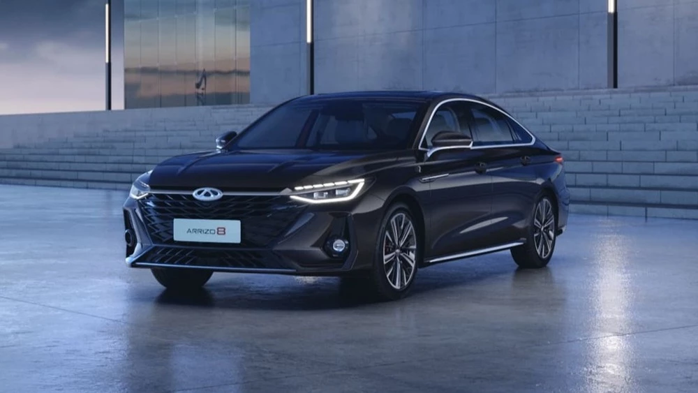 chery arrizo 8 у дилера в автосалоне фаворит моторс купить новый сбоку спереди