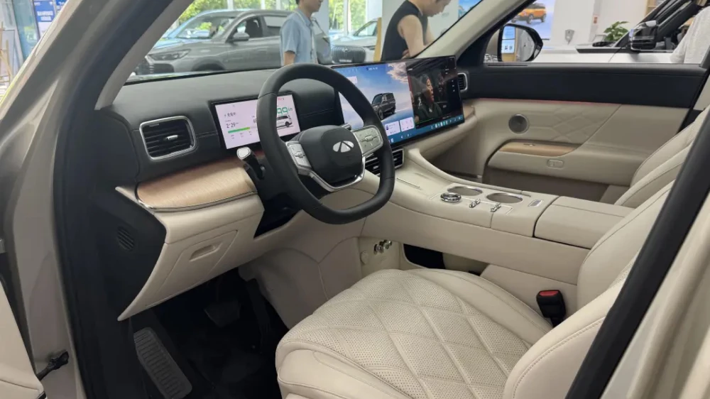 Chery Fulwin T11 салон гибридный флагманский кроссовер chery